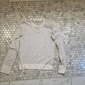 Women’s White Lululemon RELAXED Swiftly Tech Shirt